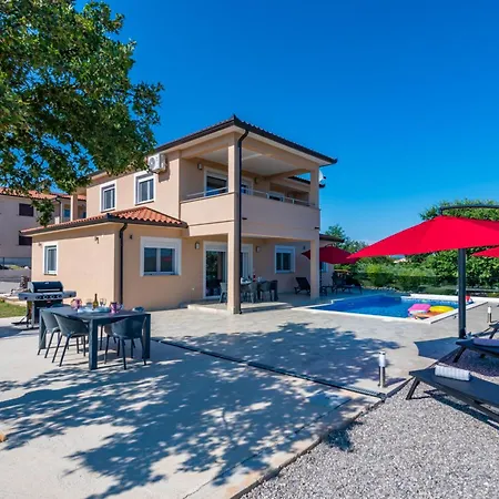 Holiday home Mia In Labin, A Two With Pool Close To The Sea *