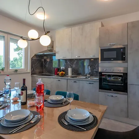 Holiday home Mia In Labin, A Two With Pool Close To The Sea *