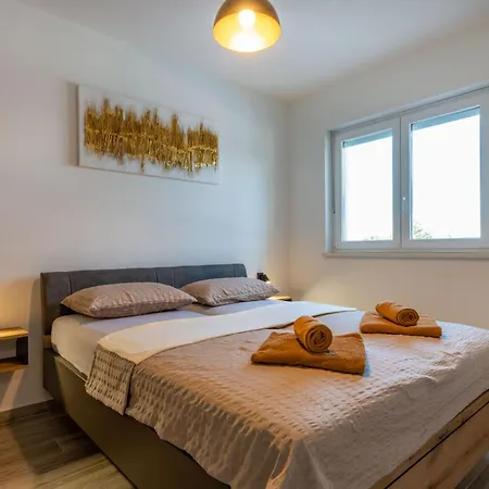 Mia In Labin, A Two With Pool Close To The Sea Krapan