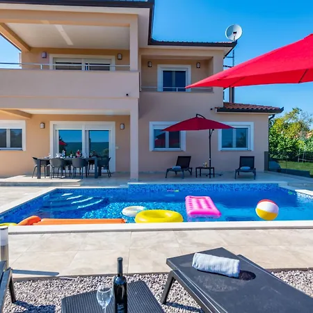 Mia In Labin, A Two With Pool Close To The Sea Сasa de vacaciones *